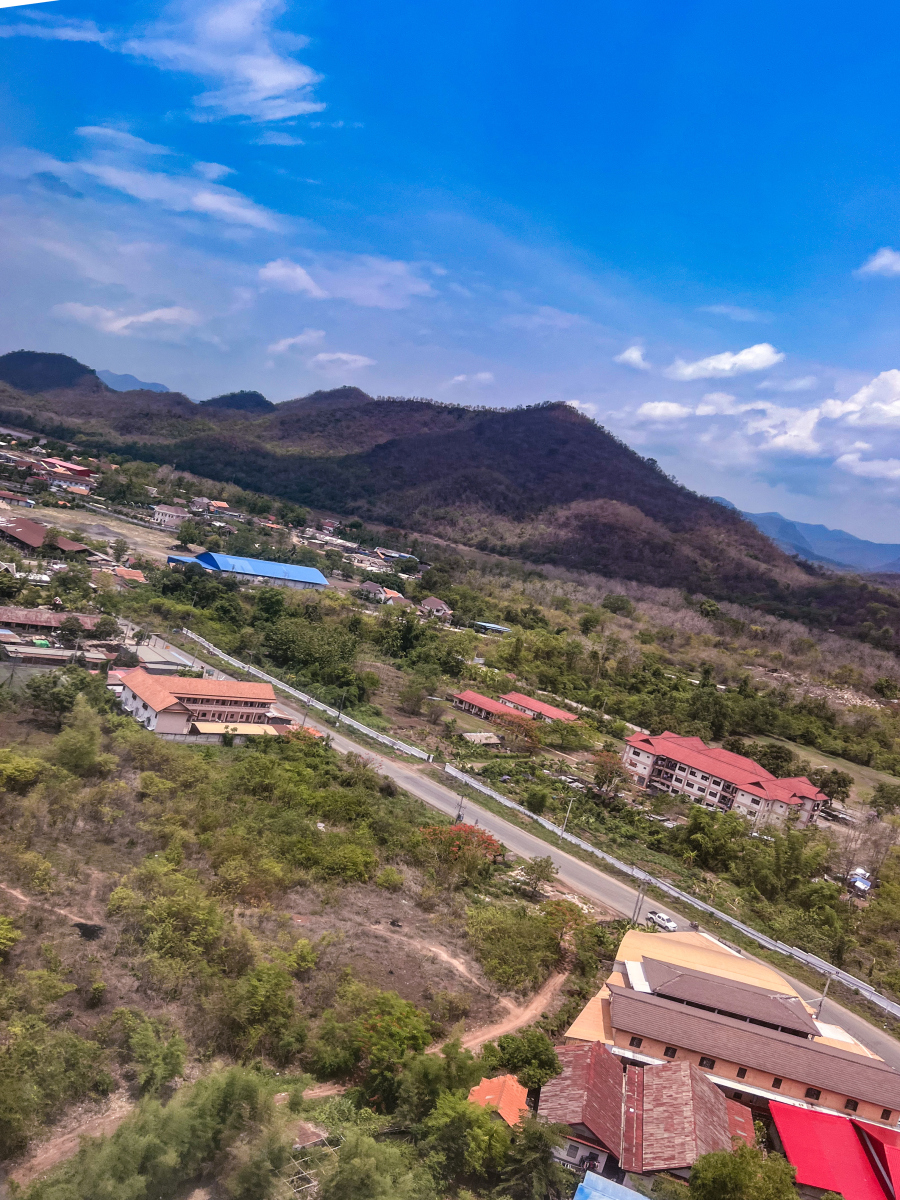照金香山位于陕西省铜川市,这里山清水秀,风景优美,既有着厚重的