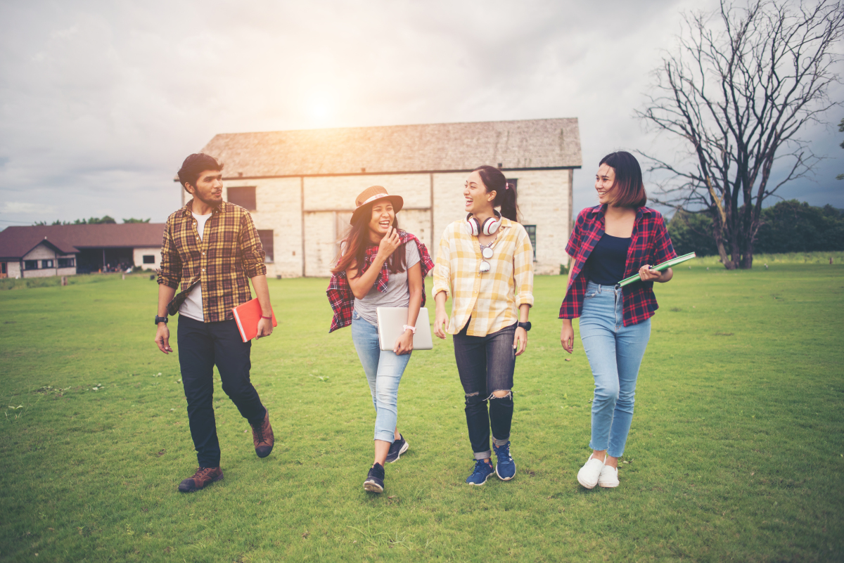 大学生的幸福,是一幅绚丽多彩的画卷,每一笔都描绘