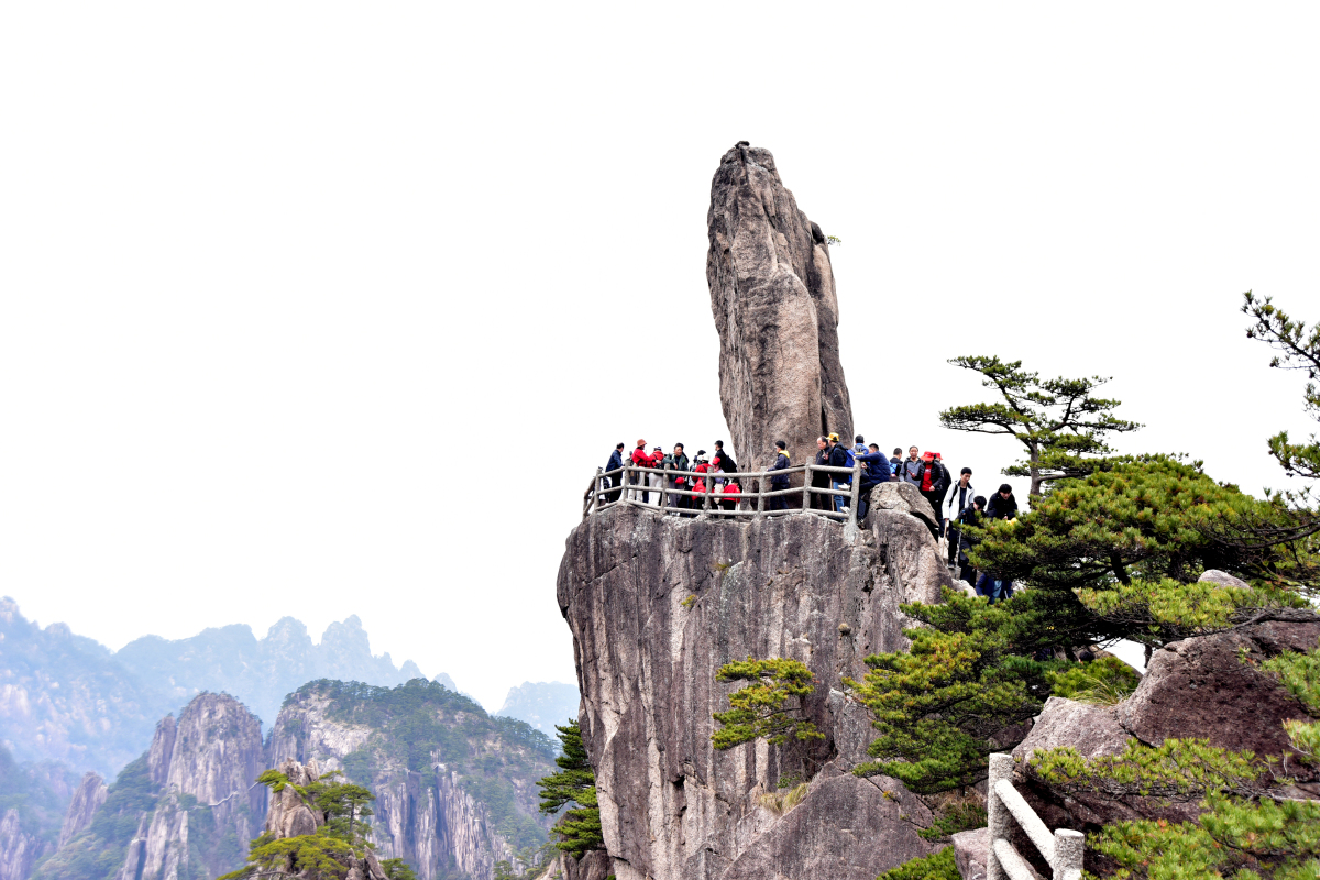 黄山,这座名扬四海的名山,位于安徽省南部,是中国山水画的摇篮,也是