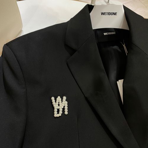 原厂版 we11done 字母logo珍珠徽章胸针权志龙精致时髦配饰