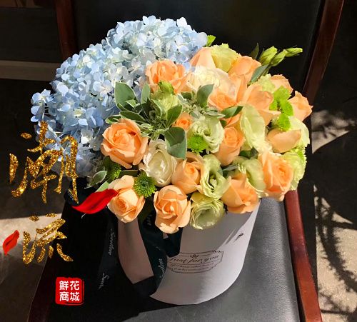 抚州鲜花店速递33朵红粉香槟玫瑰混搭抱抱桶礼盒上饶
