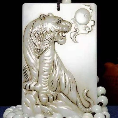 附权威证书老玉白玉和田玉上山老虎生肖虎虎虎生威玉佩子冈牌