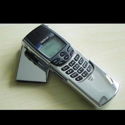 诺基亚8810配新电池待机时间很长,配线充全国包邮特价促销