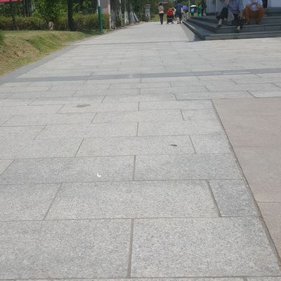 火烧板 光板 路沿石石材户外芝麻灰白黑色天然花岗岩石材板广场
