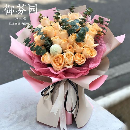 郑州玫瑰礼盒花束生日鲜花速递开封洛阳安阳同城配送花店送花上门