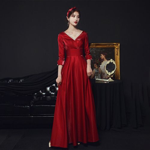 今年流行的缎面敬酒服新娘v领显瘦2021新款冬长款红色结婚晚礼服裙