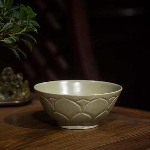 【雅然文化】明代秘色瓷莲花碗文挖古董瓷器收藏真品拍卖传世瓷器