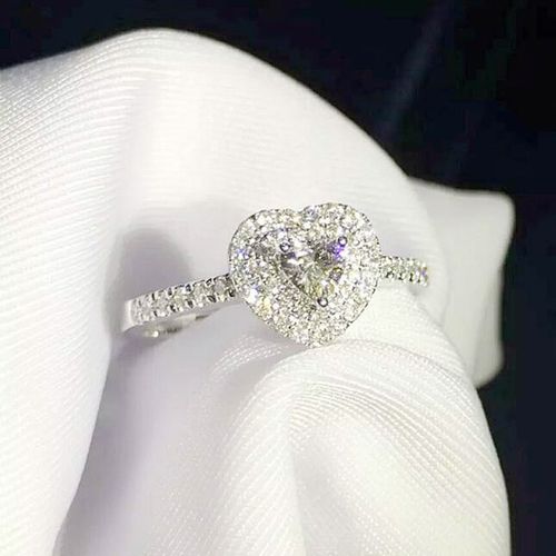 金钻宝贝18k白金心形群镶钻石戒指结婚求婚订婚钻戒钻石爱心婚戒