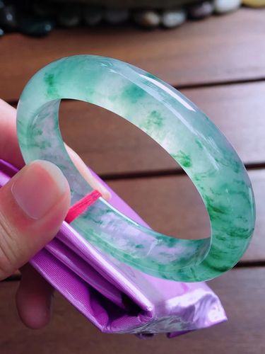 缅甸天然a货翡翠老坑冰种飘花贵妃女玉手镯子女小圈口52超值推荐