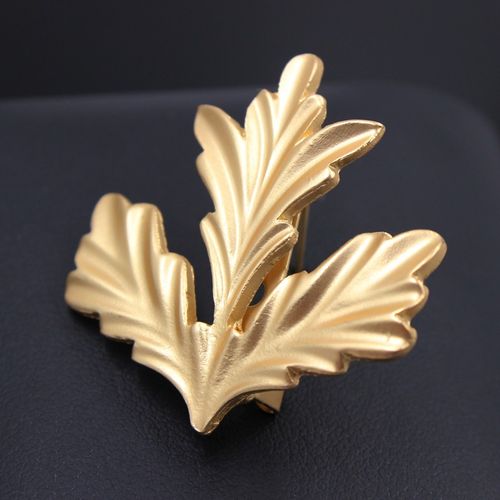 熙妃 男士胸针古典复古巴洛克浮雕感枫叶别针胸花徽章 中性西装大衣