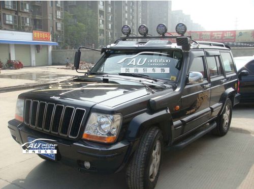 北京吉普切诺基213切诺基2500 2700改装专用车顶雾灯