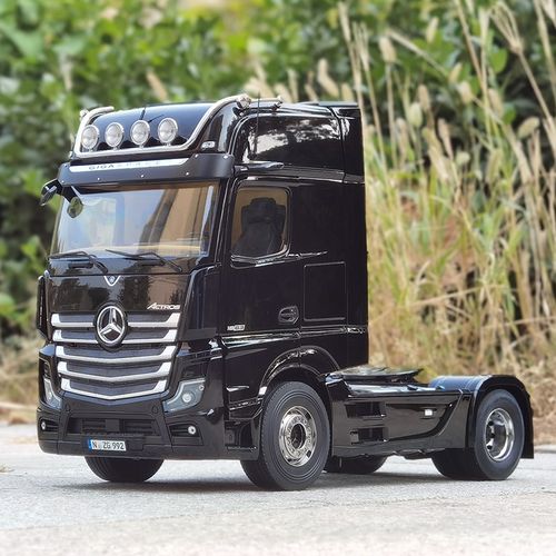 nzg 1:18 奔驰 牵引车 4*2拖头 actros 2018款 合金工程车模型