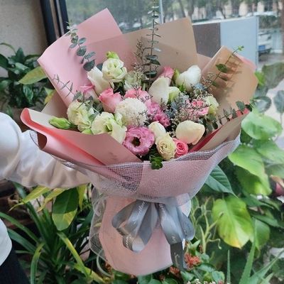 红安县党校三中学局红安新天地上新集镇红玫瑰生日鲜花店