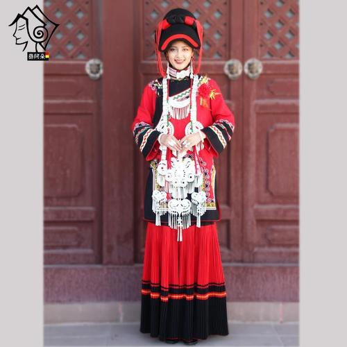彝阿朵凉山彝族服装女新娘装伴娘红色套装棉麻复古少数民族风包邮