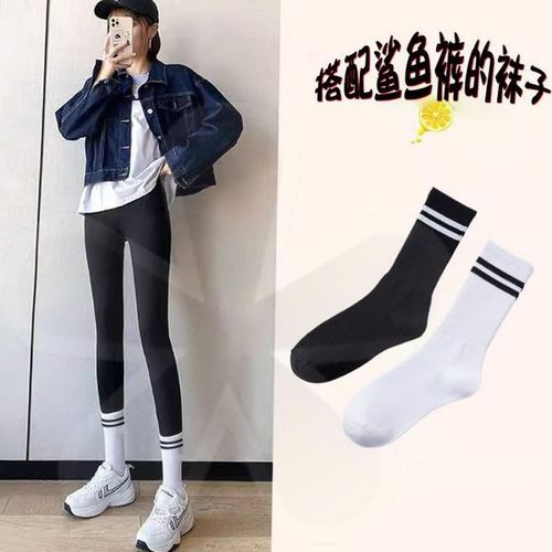 外穿长筒防臭中筒运动袜女袜纯棉高帮白色袜子配鲨鱼裤秋冬款条纹