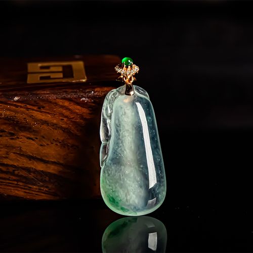 缅甸天然翡翠a货冰种如意福瓜翡翠吊坠老坑冰透18k金冰挂件男女款