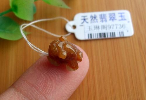 97736玉琳阁缅甸玉实拍图片天然a货翡翠玉迷你款黄翡小貔貅小吊坠