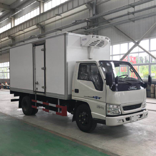 江铃底盘4.2米冷藏车
