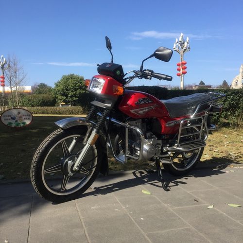 钱江150摩托车国四电喷二轮摩托车全新整车跨骑车