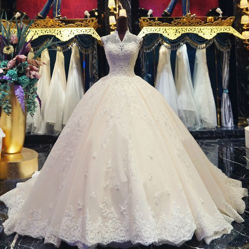 2019春夏宫廷一字肩复古高领蕾丝奢华钉珠拖尾显瘦蓬蓬裙婚纱礼服