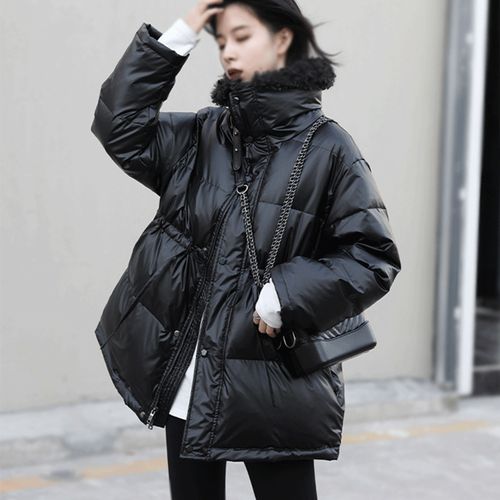 茵町90白鸭绒可拆卸羊羔毛领加厚宽松黑色亮面羽绒服女2021年新款