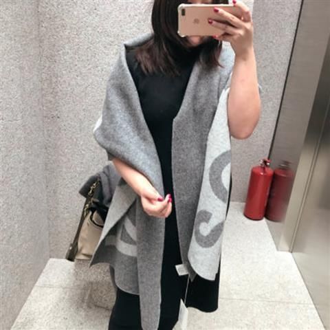 羊毛羊绒围巾acne大字母围巾披肩两用女19秋冬加厚明星同款
