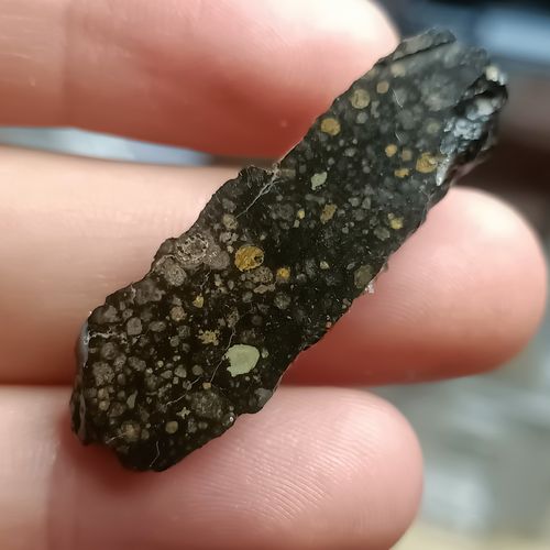 科普级西北非cv3碳质球粒陨石切片反常型钙铝难溶包体科学标本