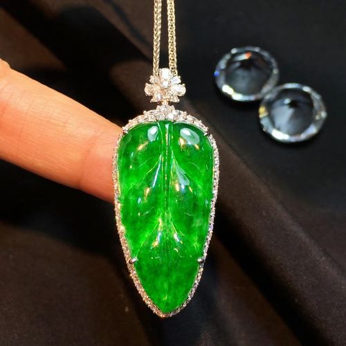 天然翡翠吊坠玻璃老坑种正阳绿叶子吊坠满色辣阳绿叶子玉坠挂件玉