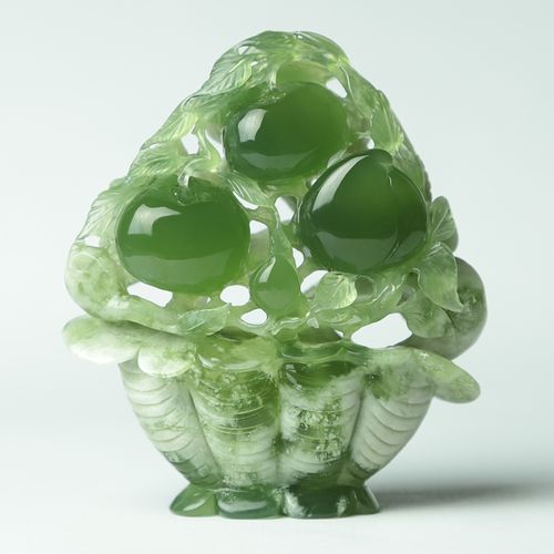 尚品美格 天然岫玉180料小摆件 精品手把件深绿翠玉雕刻果篮bf154