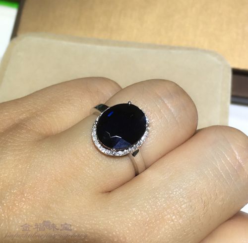 8克拉蓝宝石戒指独特气质 大气稳重