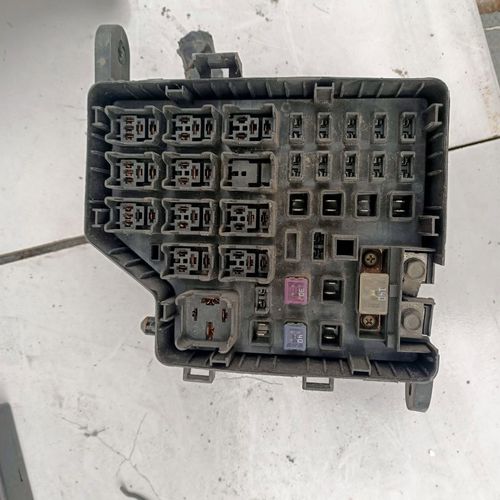 江淮瑞鹰圣达菲狮跑机舱保险盒接线盒继电器盒原装拆车件