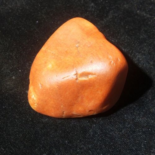 新疆金丝玉老地表精品杜热红天然原石无修型可雕可摆细腻油润146g