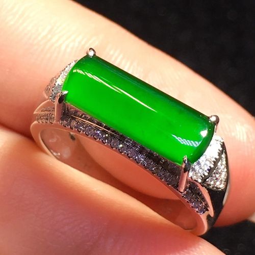 七小匠珠宝 天然缅甸老坑a货翡翠冰种满色马鞍18k金镶嵌翡翠戒指