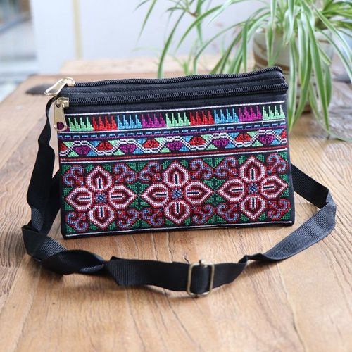 云南民族风十字绣单肩斜挎包女包中老年包出游手机零钱包