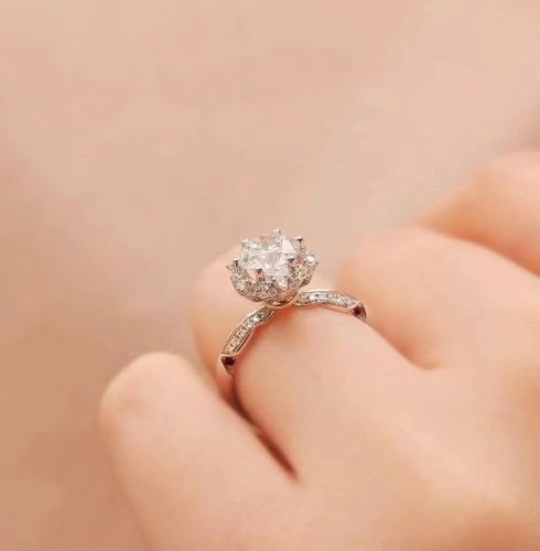 一克拉钻戒克拉钻石手捧花戒指