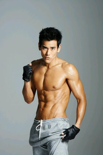 彭于晏海报定制健身馆装饰画肌肉男图励志挂画明星宿舍房间装饰2