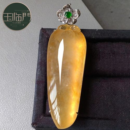 玉临门冰种缅甸a货时尚黄翡福瓜翡翠吊坠玉石玉饰 18k金镶嵌证书