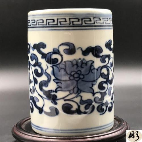 古董老瓷器大清乾隆年制款青花瓷花卉缠枝纹笔筒摆件特价