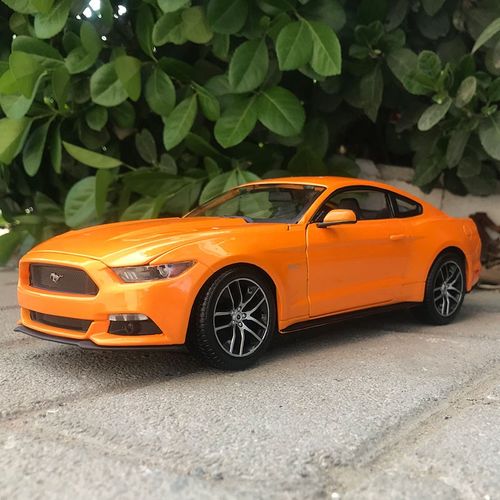 美驰图(maisto) 2015款福特野马车模 1:18仿真合金汽车模型跑车模型