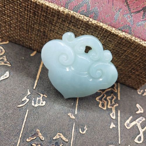 纯天然缅甸翡翠吉祥如意锁纯手工雕刻