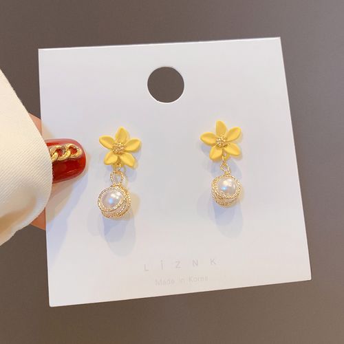 夏天花朵耳钉2021年新款潮珍珠耳环女耳饰小众设计感