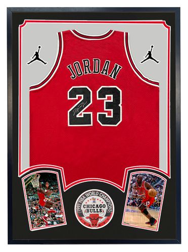 迈克尔乔丹签名球衣 乔丹公牛23号元年篮球服 带证书 装裱 珍藏