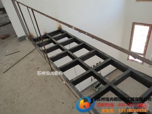 苏州钢结构楼梯制作安装别墅钢结构楼梯槽钢吊阁楼