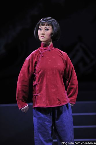 现代京剧晋剧地方戏刘胡兰演出服装村姑服铡刀下的红梅女党员革命