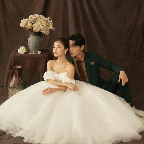 影楼主题服装新款森系旅拍婚纱法式简约韩式外景情侣写真拍照礼服