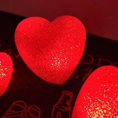 红色水晶爱心小夜灯舞台道具合唱发光心形m灯舞蹈晚会手捧大红心