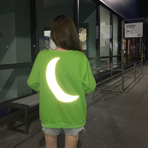 牛油果情侣上衣秋季新款抖音慵懒风反光月亮学生卫衣女半月如京 绿色