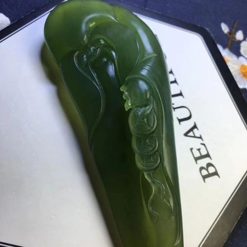 雕工精细 啤酒瓶绿128×46×31mm