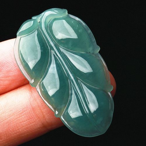 a货翡翠叶子湖水蓝树叶吊坠精雕玉器挂件大业有成男女