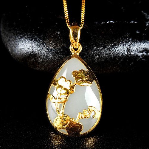 有依有靠金镶玉吊坠女款 黄金镶和田玉水滴形白玉玉坠